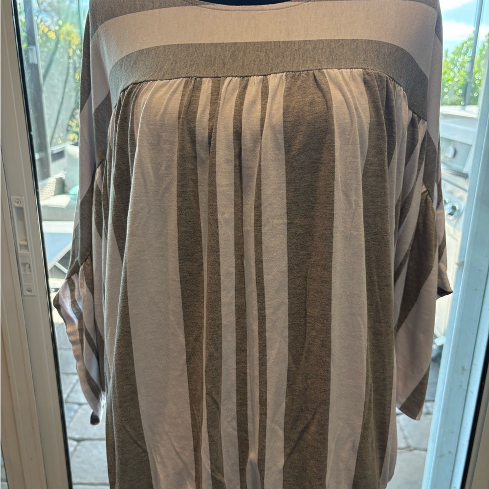 Women's Striped Pleated Scoop Neck Top - Gray & White